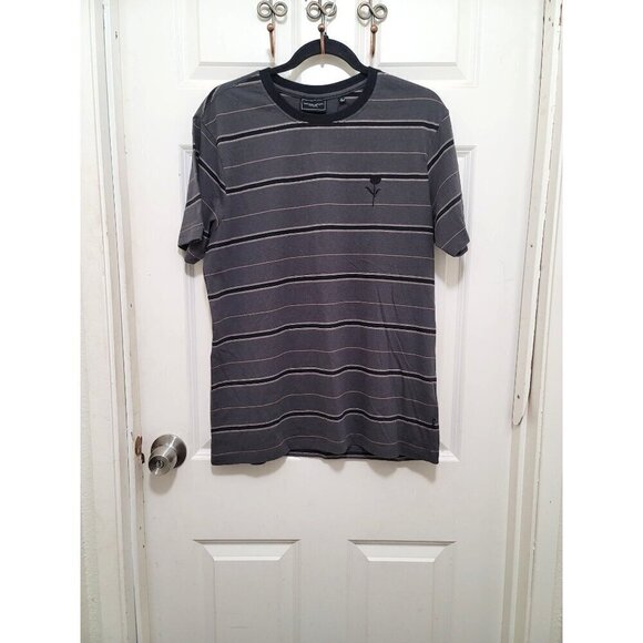 Various artiste Los Angeles Men's Gray Striped T-Shirt With Embroidered Rose Lo - Picture 2 of 11